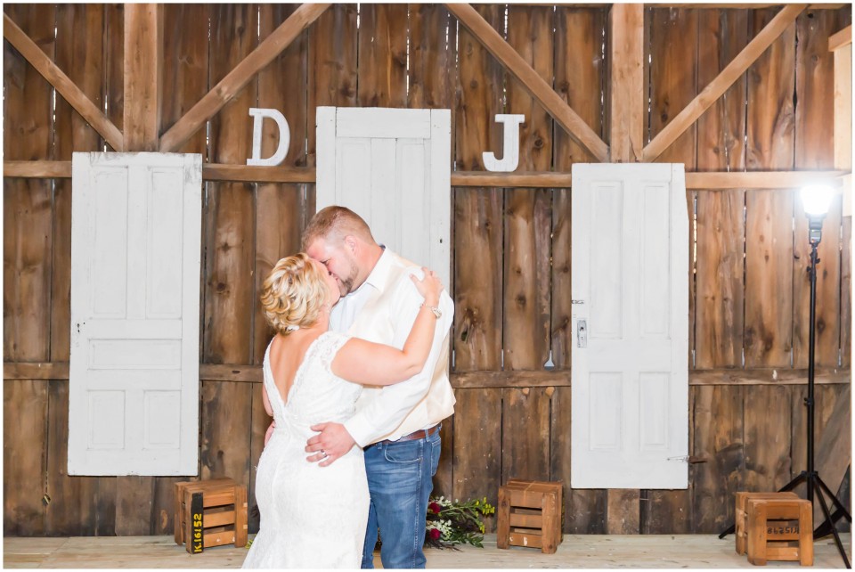 loren jackson photography,photographer akron ohio,rehm barn wedding,rustic barn wedding,wayne county ohio, loren jackson photography,photographer akron ohio,rehm barn wedding,rustic barn wedding,wayne county ohio,