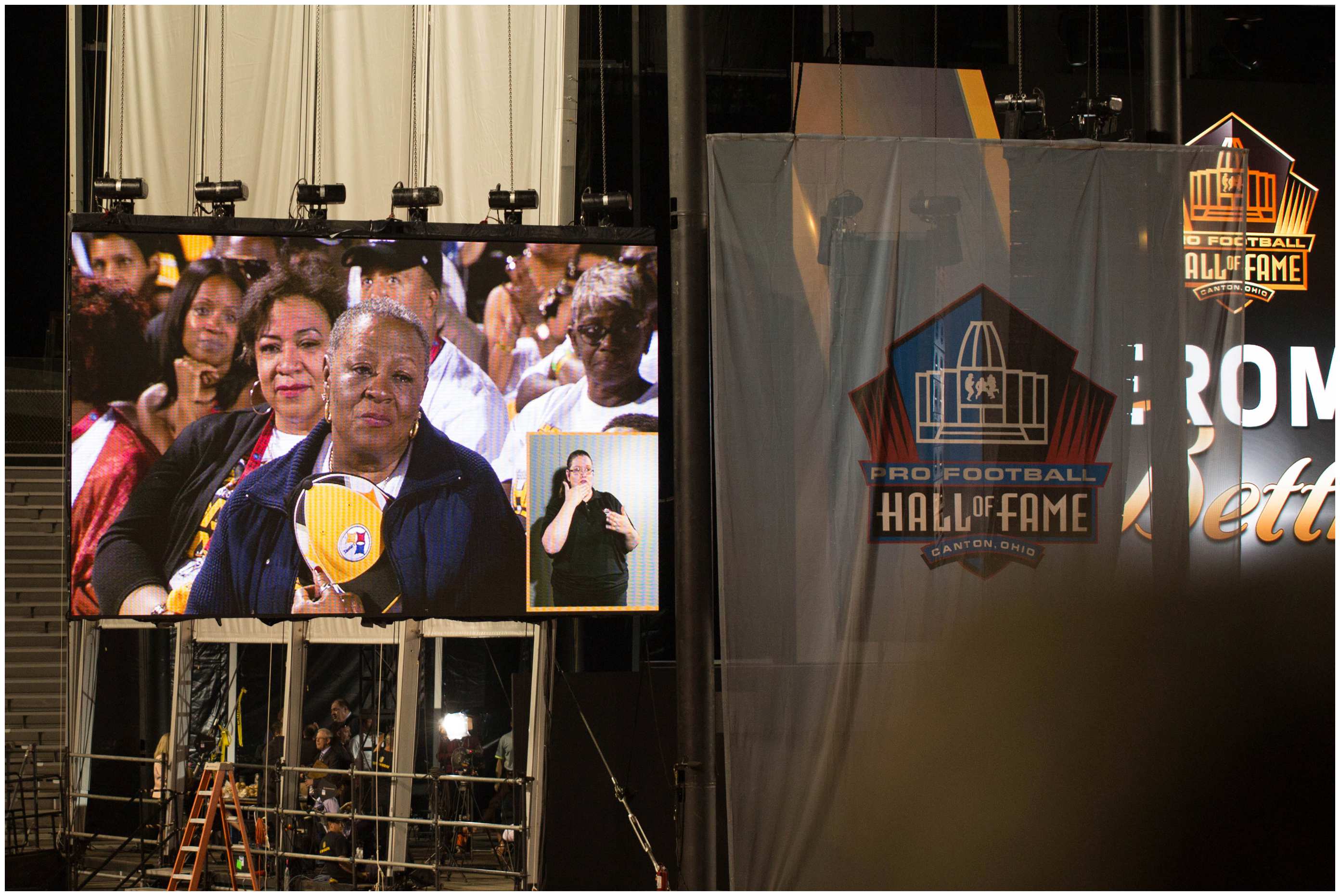 2015-football-hall-of-fame-induction-ceremony-33.jpg