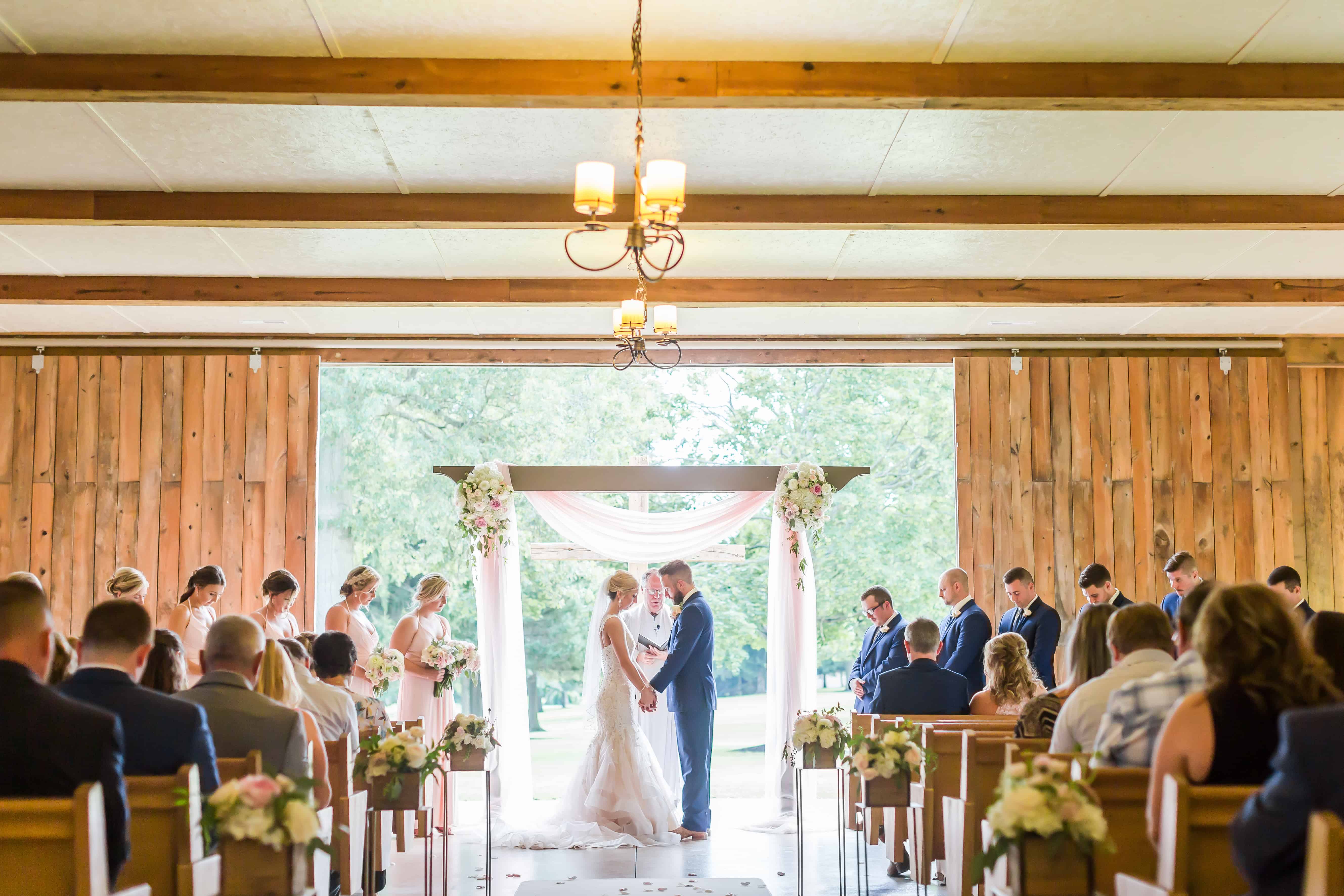 Rustic Wedding Venues in Northeast Ohio | Photographer Akron