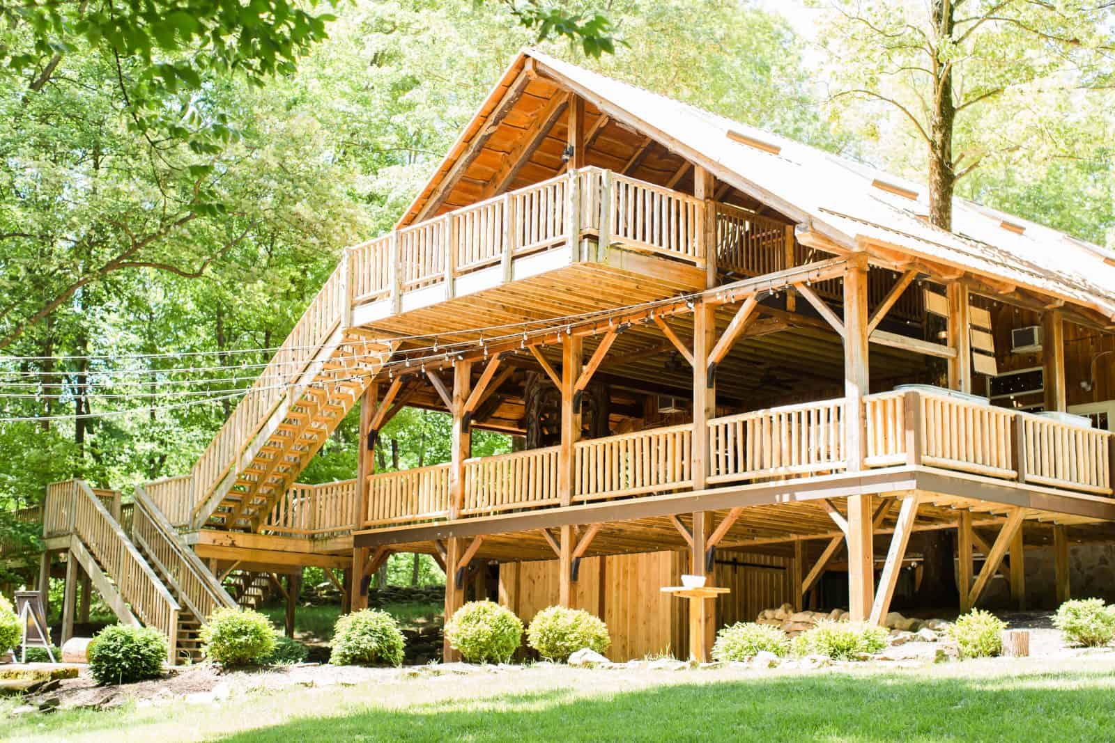 Rustic Wedding Venues in Northeast Ohio Photographer Akron