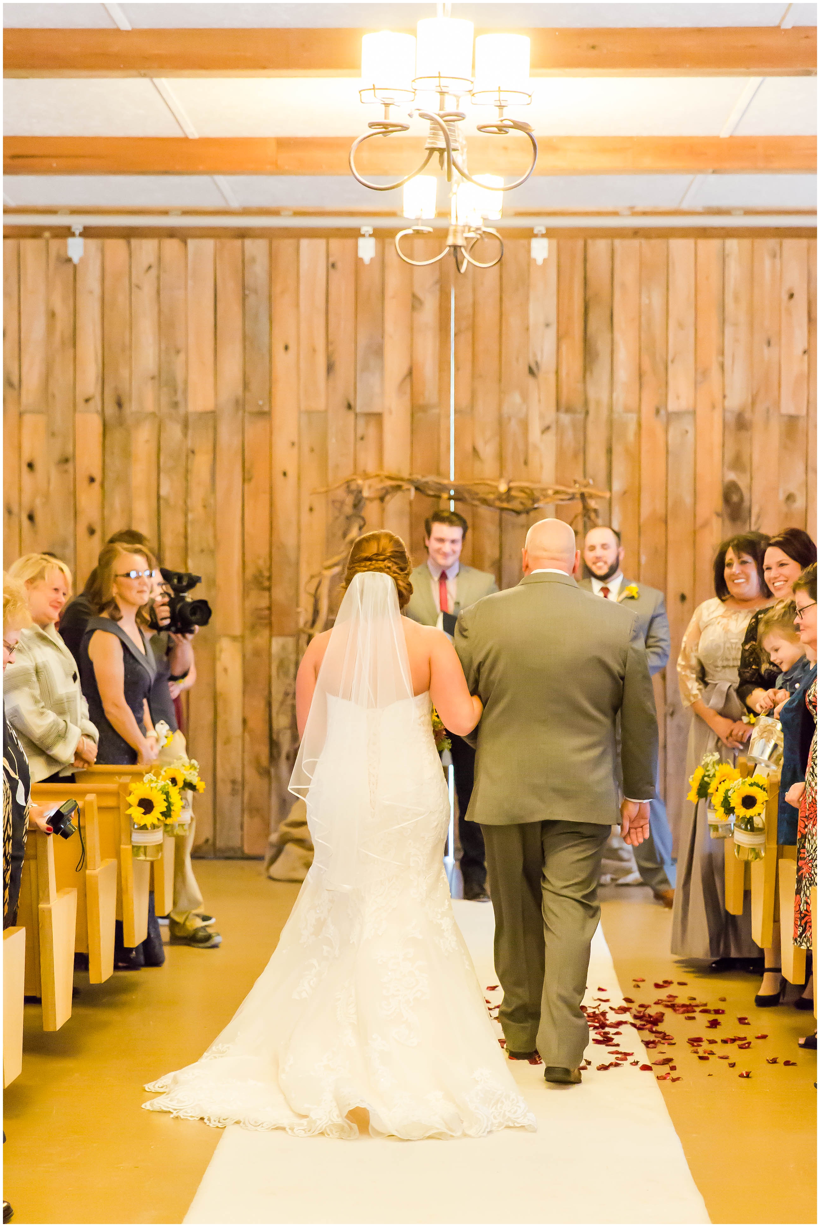 Bouquet Studio,Fall Brookside Farm wedding,loren jackson photography,photographer akron ohio,rustic barn wedding,sunflower bouquet,work shed weddings,