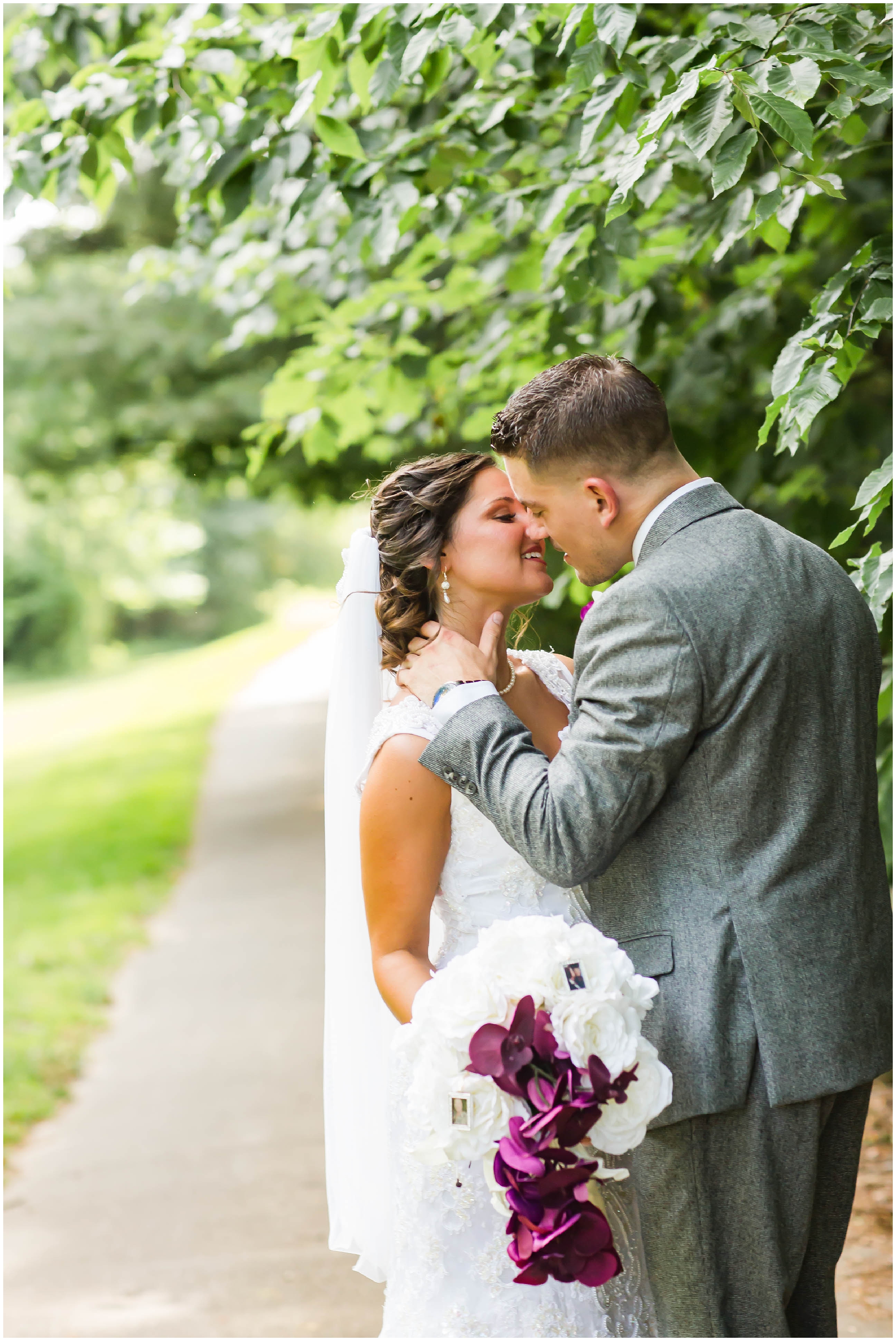 Cleveland Ohio Wedding Photographer,Roses Run Country Club Wedding,loren jackson photography,photographer akron ohio,