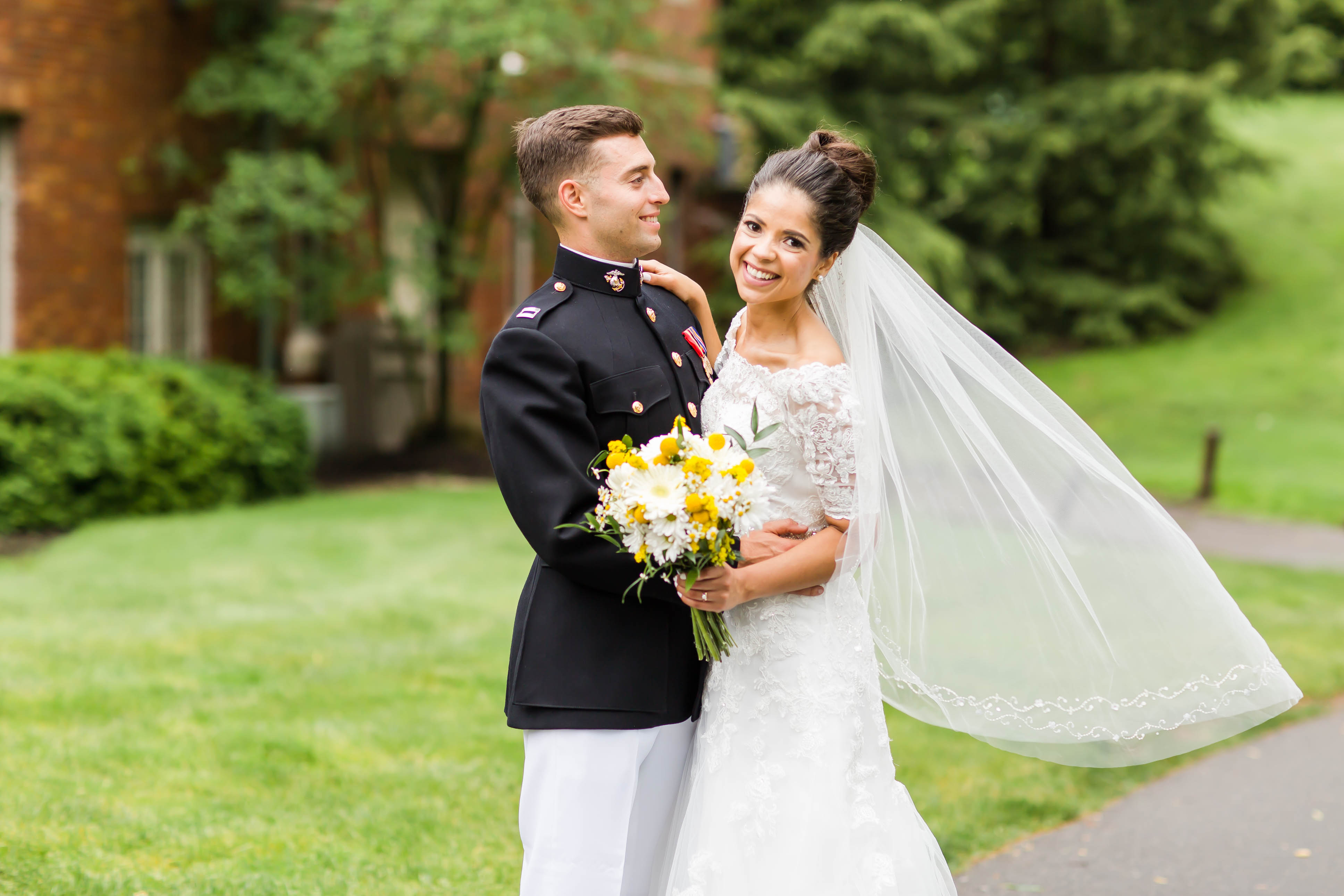 Glenmoor Country Club Ohio Wedding bride smiling at the camera